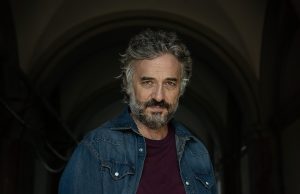 Vincenzo Ferrera in “Mare Fuori 4” Da mercoledì 14 febbraio in prima serata su Rai2 vedremo questa nuova ed entusiasmante stagione e nel cast ritroveremo il bravo Vincenzo Ferrera nel ruolo di Beppe.