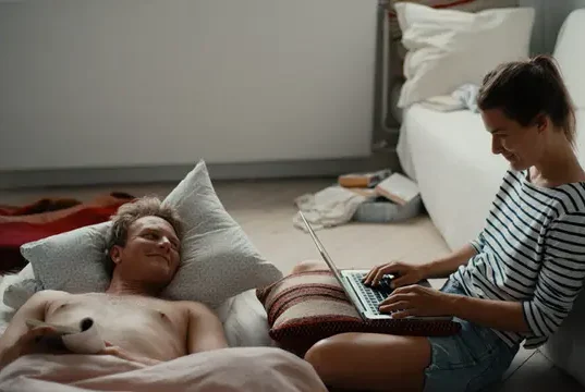 LA SOLITUDINE DEI NON AMATI dal 30 aprile al cinema LA SOLITUDINE DEI NON AMATI dal 30 aprile al cinema