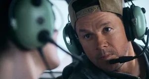 Flight Risk – Trappola ad alta quota dall’8 maggio al cinema Flight Risk - Trappola ad alta quota dall'8 maggio al cinema